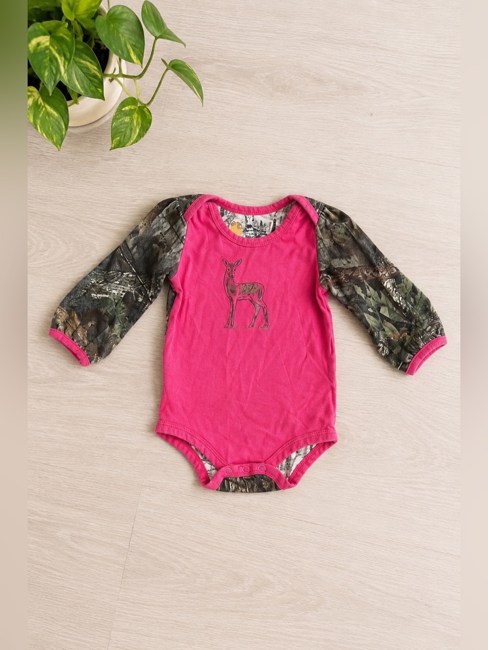 Carhartt Baby 9M‎ Pink Camo Onesie Deer Long Sleeve Bodysuit Cabincore Utility